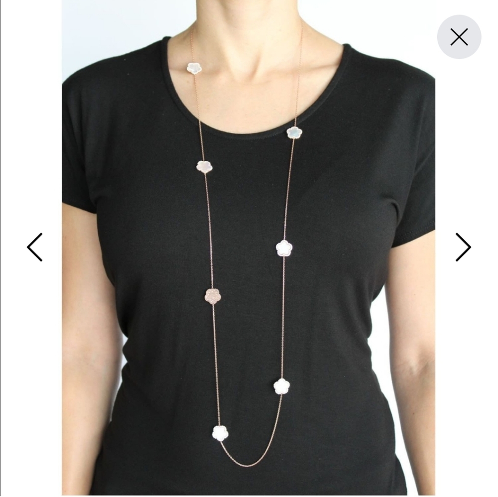 Cosanuova Rose Gold Mother of pearl clover necklace